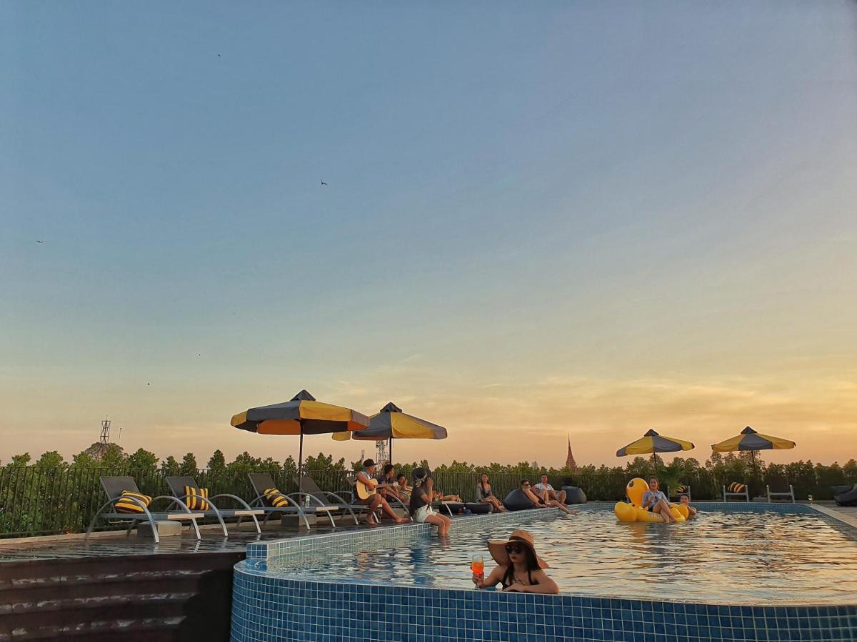 The Twizt - Lifestyle Hostel & Hotel Siem Reap Dış mekan fotoğraf