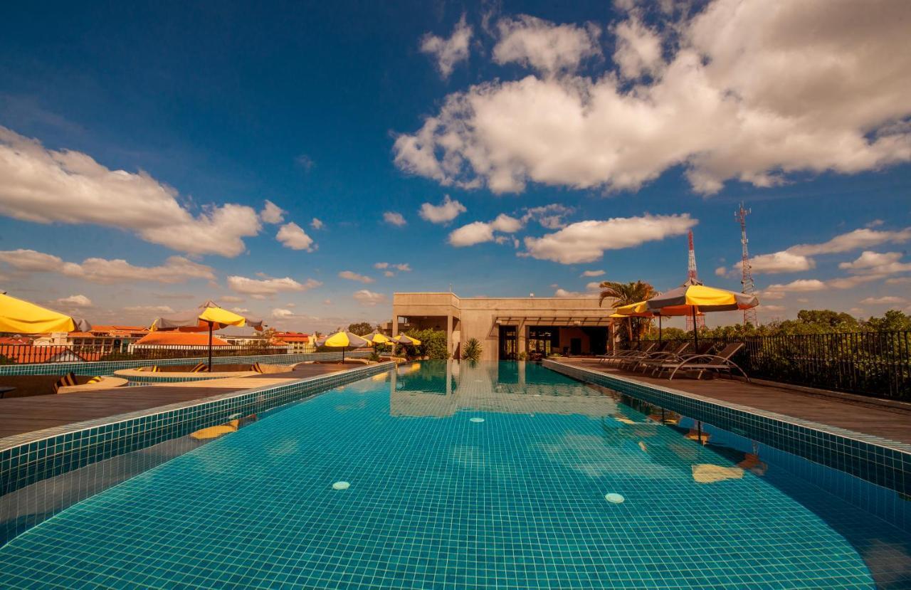 The Twizt - Lifestyle Hostel & Hotel Siem Reap Dış mekan fotoğraf